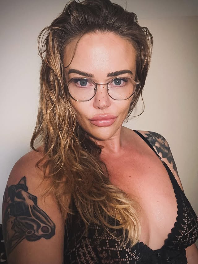 Photo HD Kitty Dickens - 1