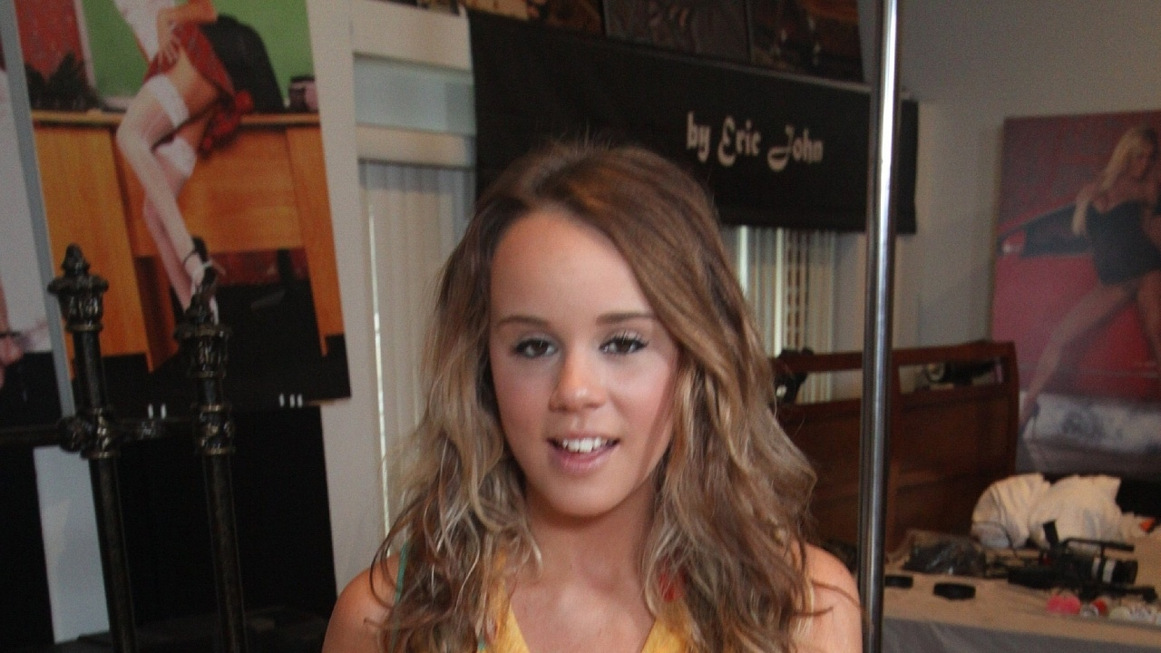 Alexis Adams Creampie Sex