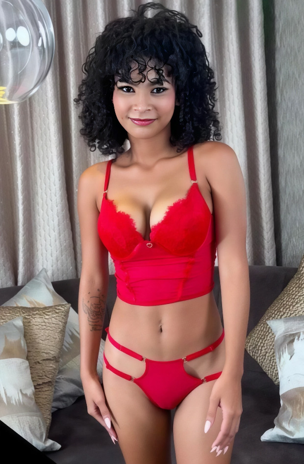 Nahomi Guevara Interracial