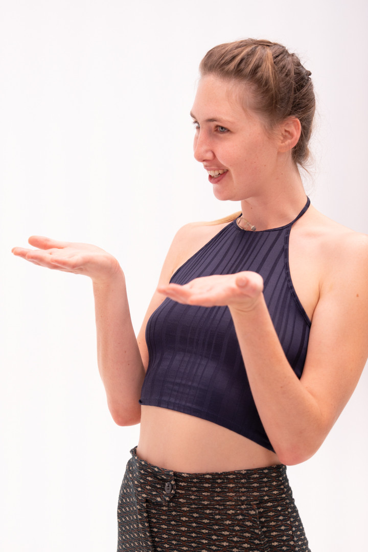 Zazu Branlette avec les pieds