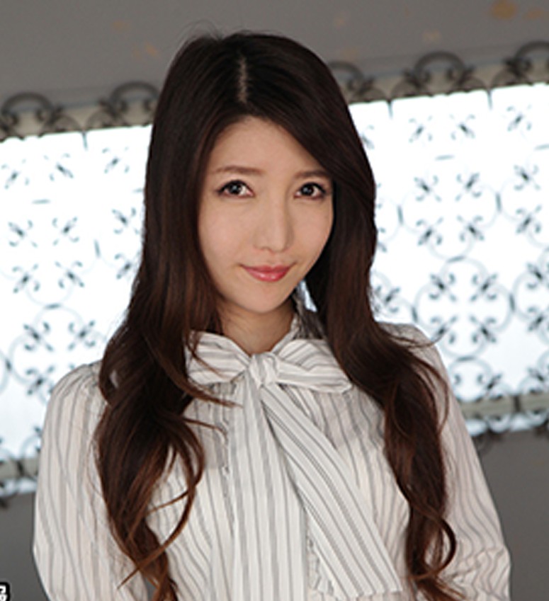 Nanami Mizusaki Fessée