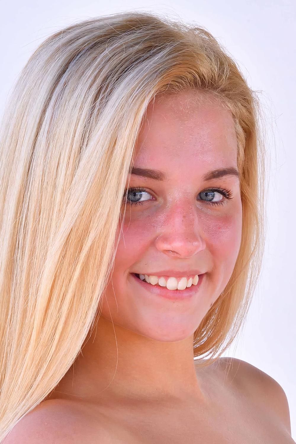 Photo HD Sophia Lux - 2