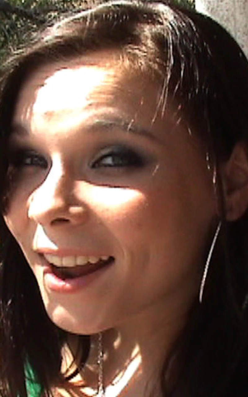 Kelsie Cummings Facial