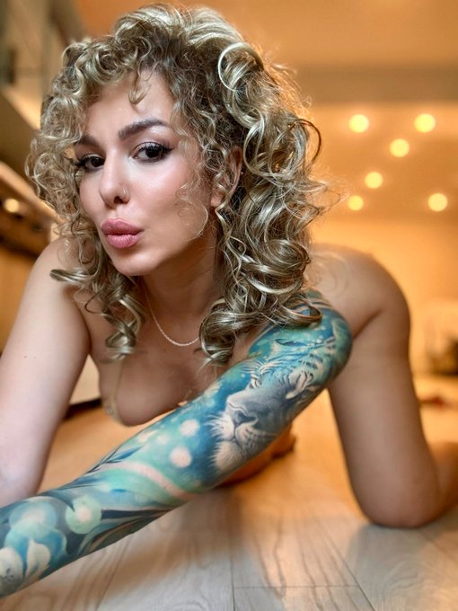 Photo HD Krissy Sins - 1