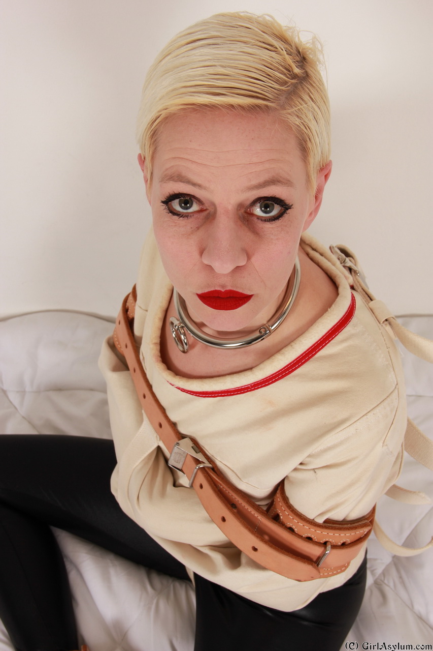 slave Y380 Chastity Babes