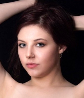 Maxiel Pesekova Facial