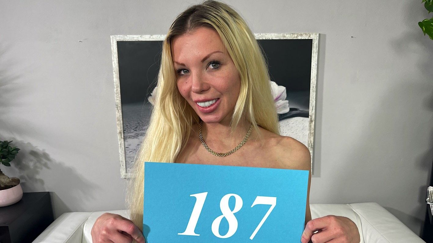 Sexy blonde teaser came to casting