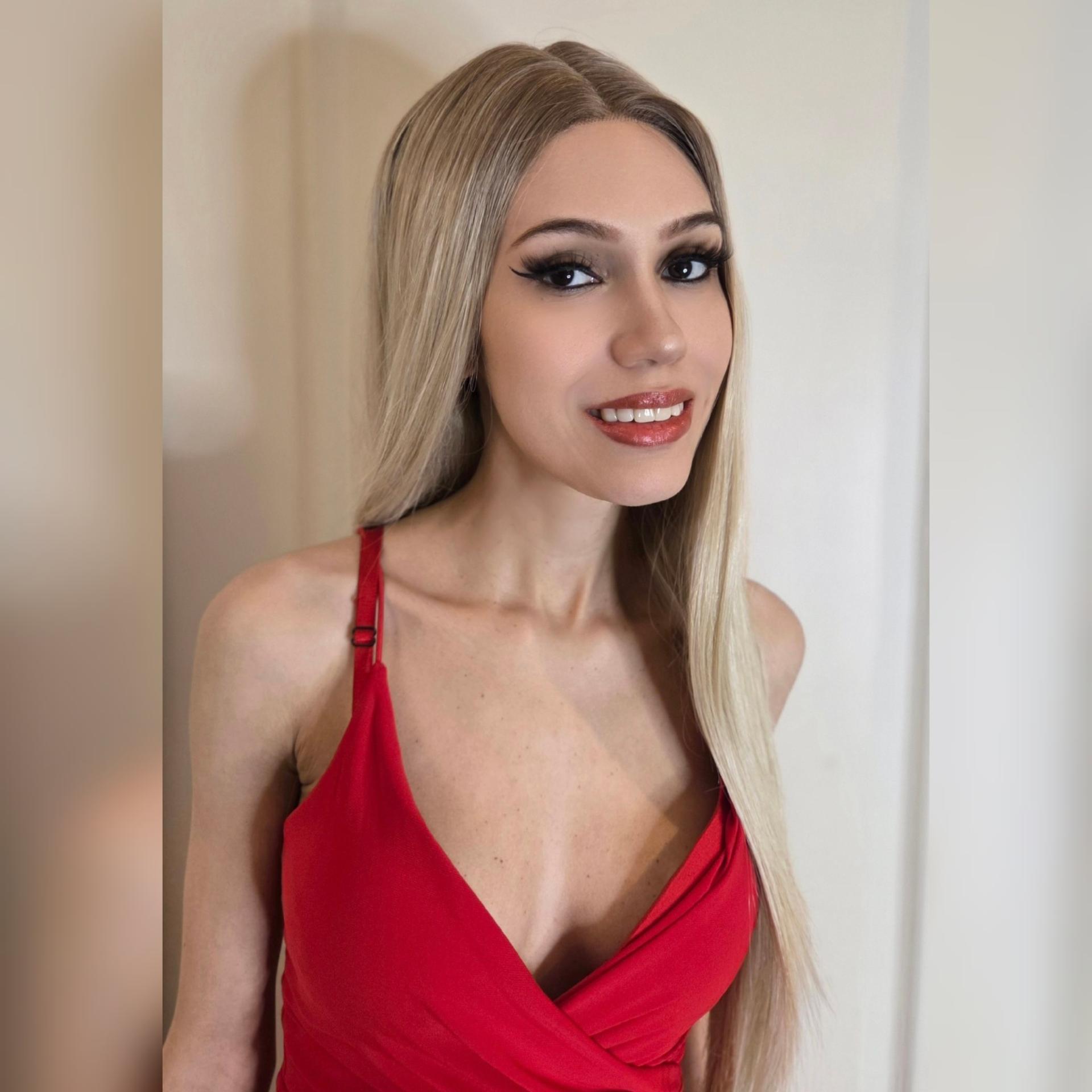 April Vixxi Gorge profonde