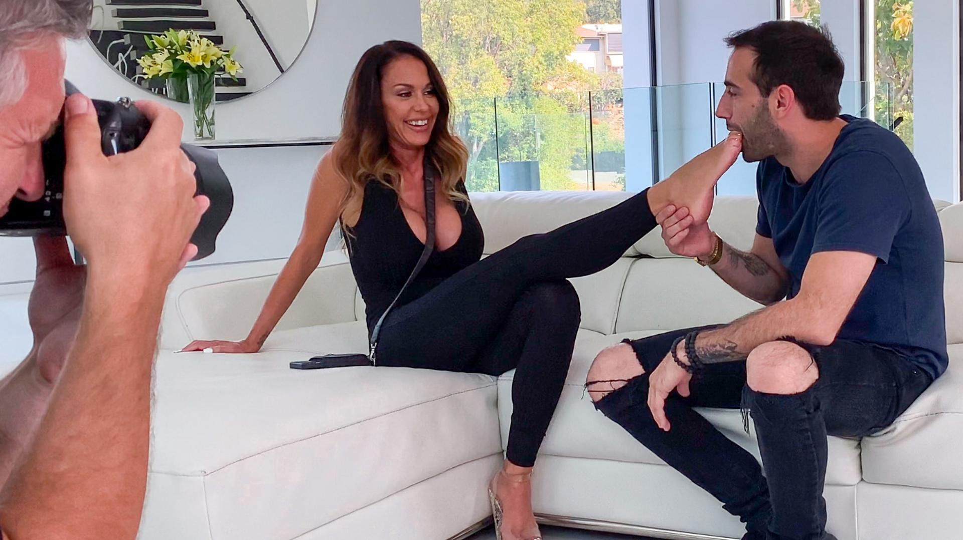 Mckenzie Lee (Behind the Scenes)