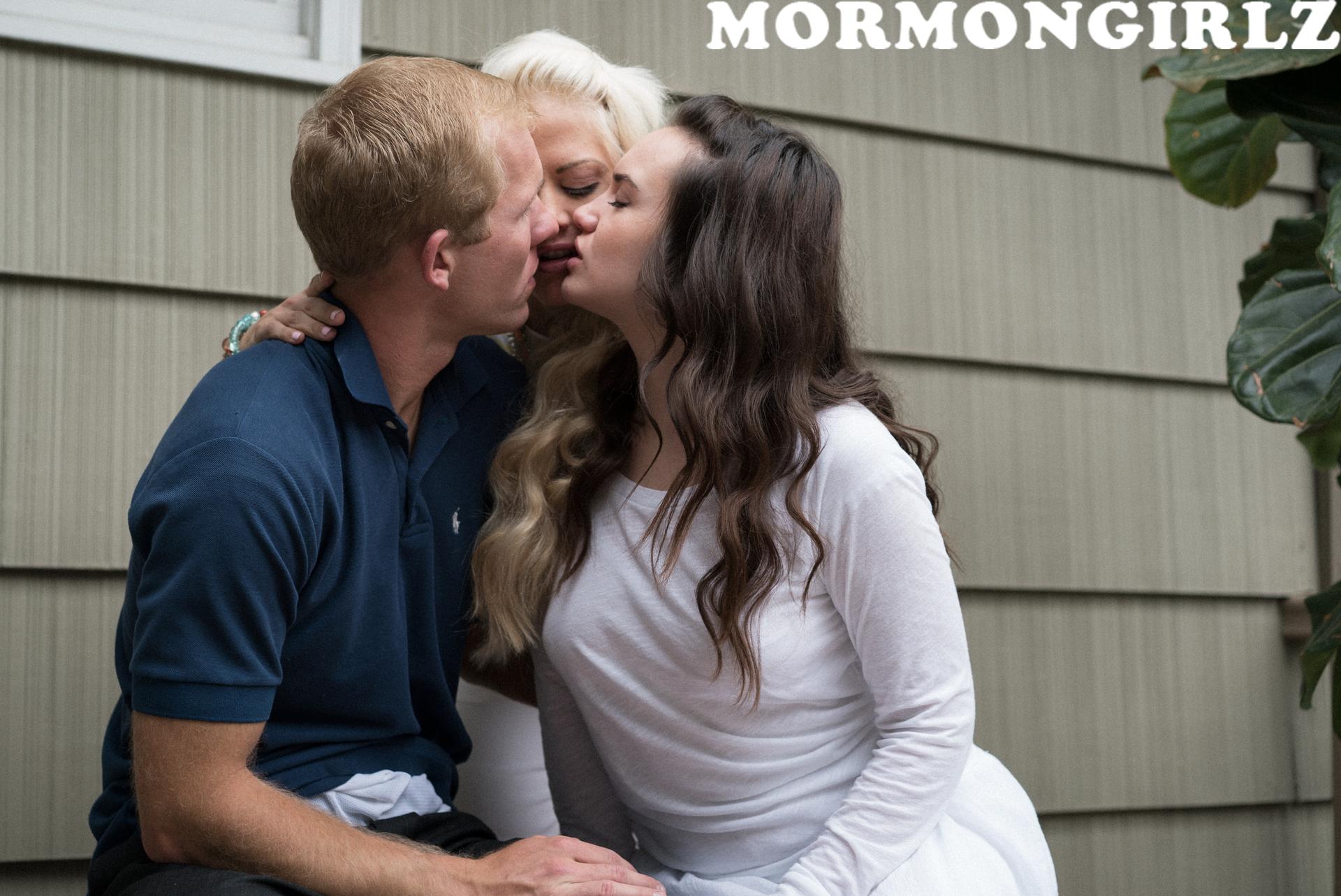 Mormon Man Fucks Two of His Wives at Once.