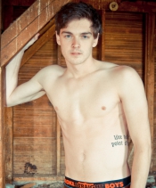 Dimitri Thomas Broke Straight Boys