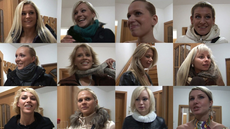 Party with the blondes (1)