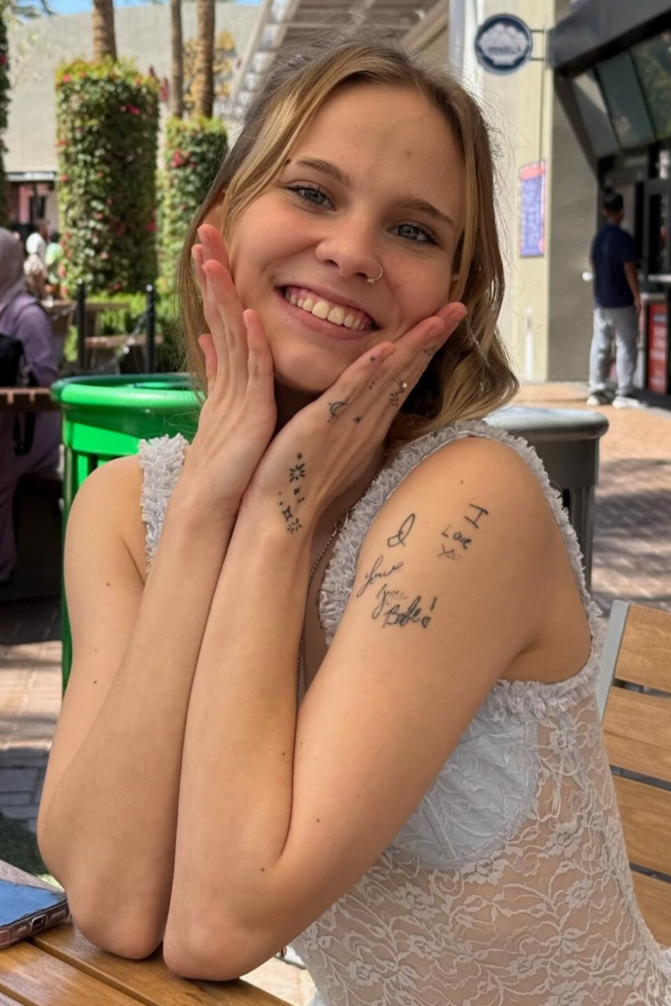 Photo HD Erica Candfield - 1