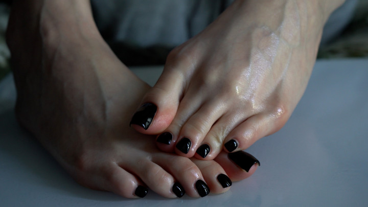 Controlled by Beautiful Feet Slowburn