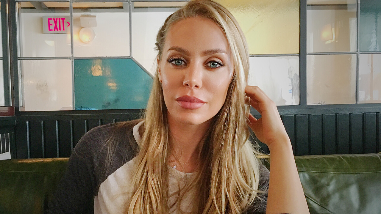 SEASON 2 • NICOLE ANISTON • BONUS