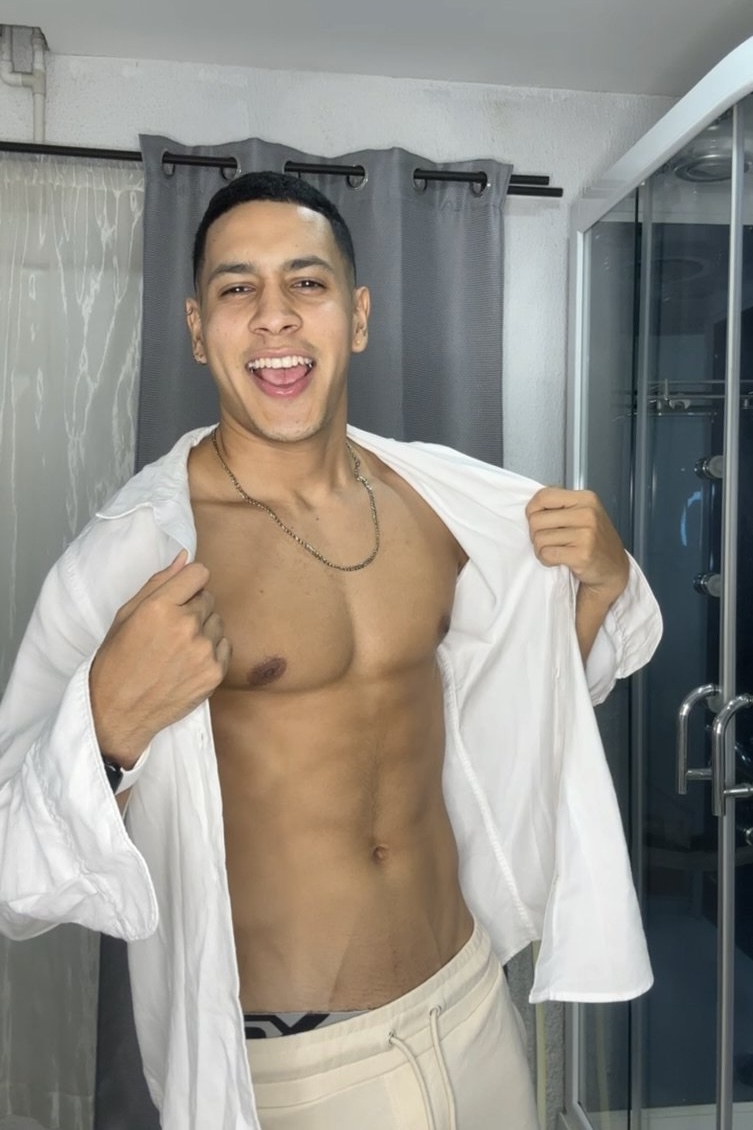 Max Betancur Fessée