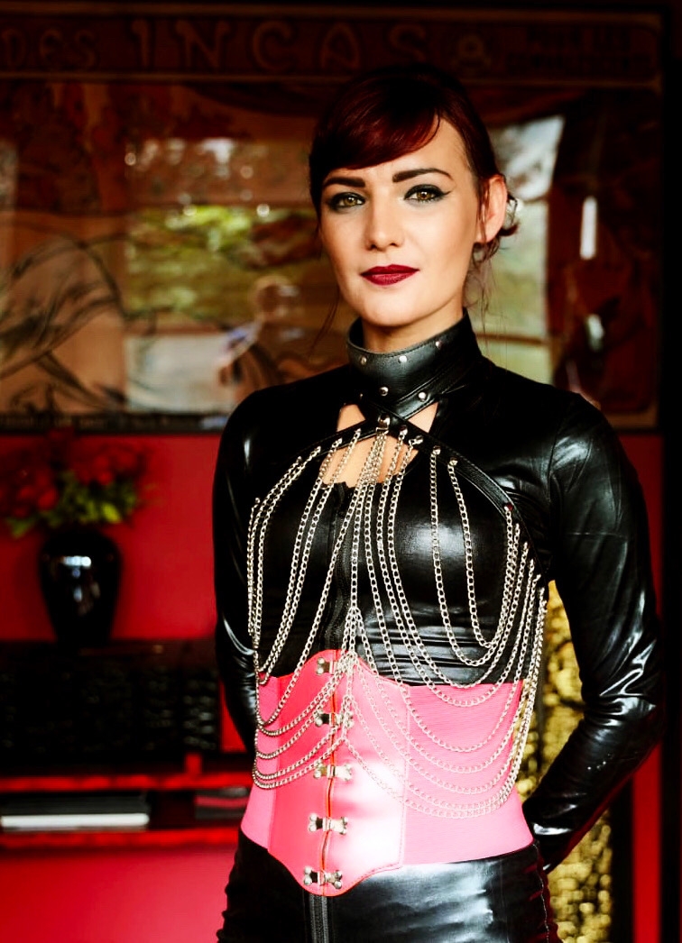 Diane Killer Fisting