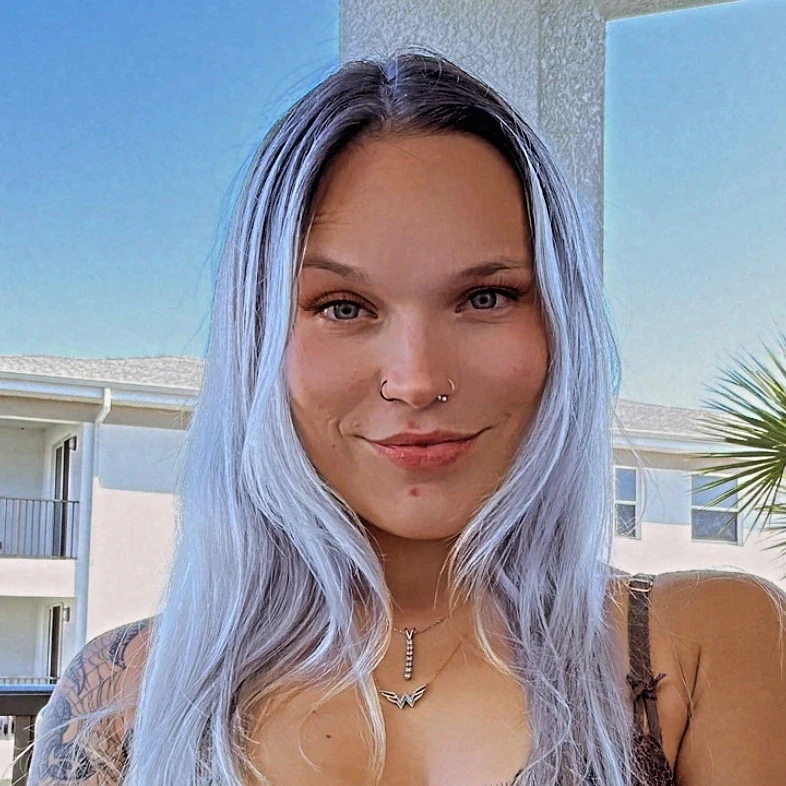 LyssyLola