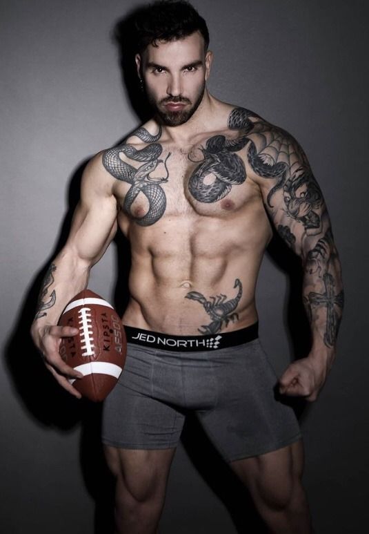 Photo HD Max Hilton - 6