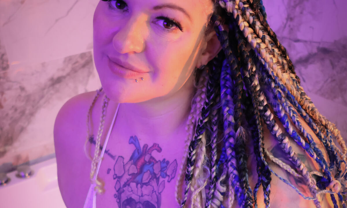 Slutty Cheerleader Livie Blainn Gets Railed by Black Cock Bulls