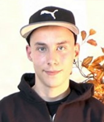 Eric Burton Face Fuck