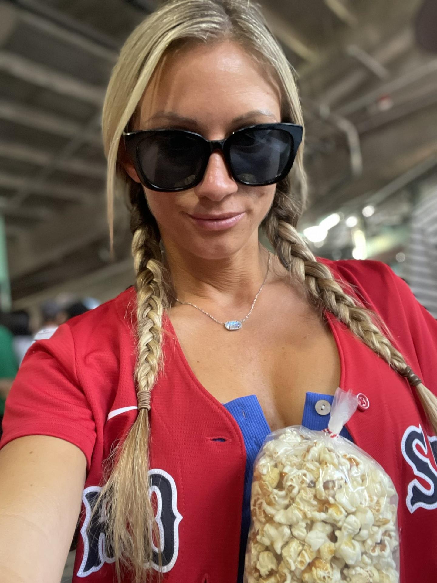 Lani Rails Hussie Pass