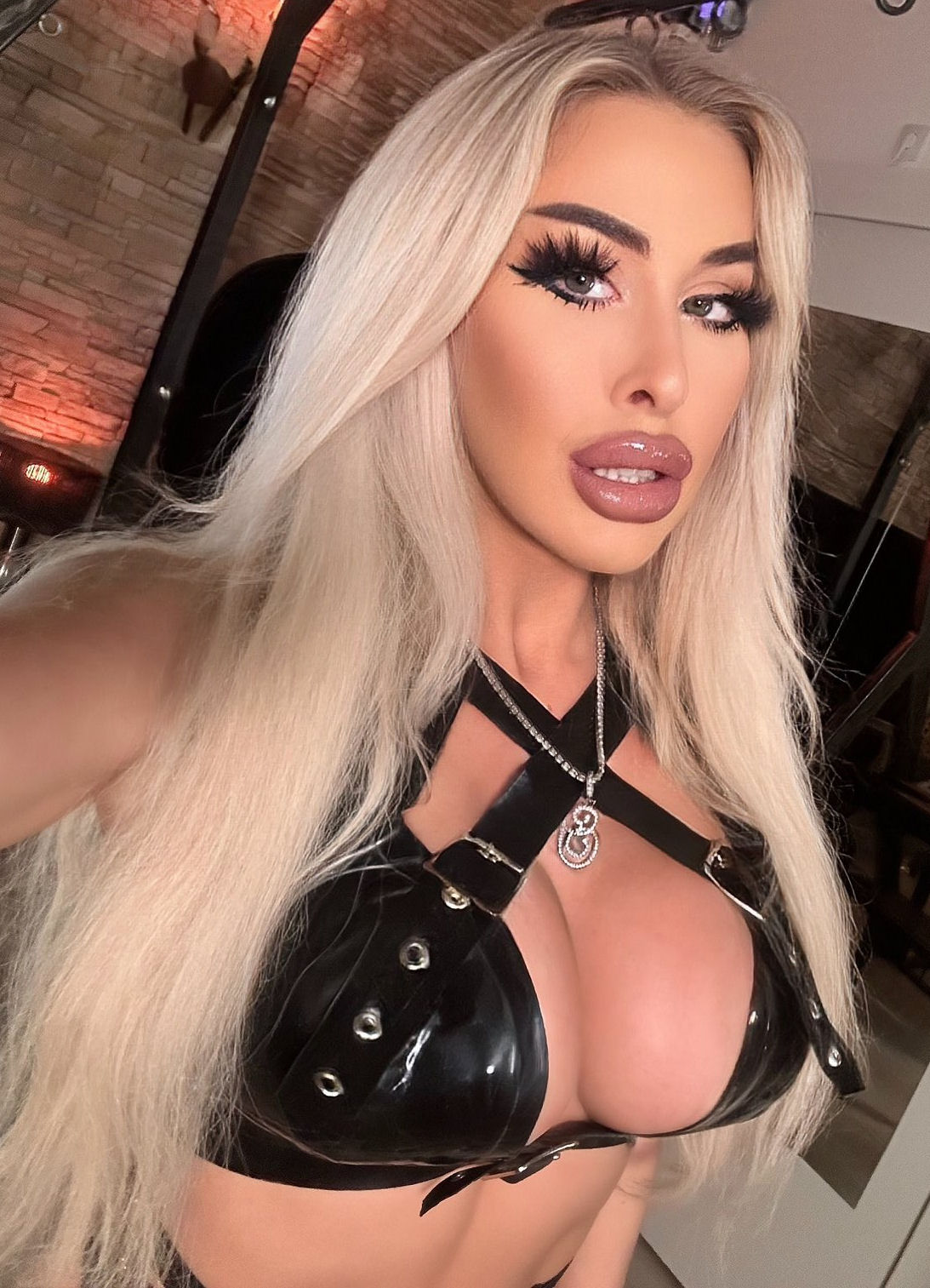 Sheela Sinner Fisting