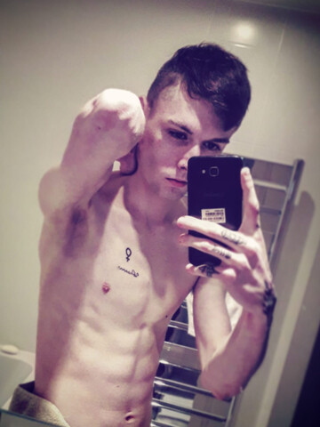 Scallyboi Hung Young Brit