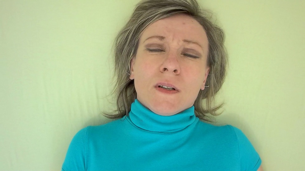 Mature woman pleases herself