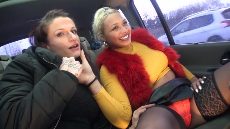 Threesome and camera for Aurélie, 21 years old!