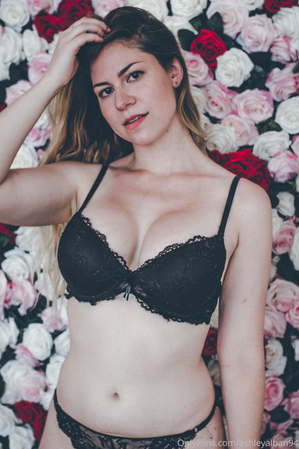 Photo HD Ashley Alban - 2