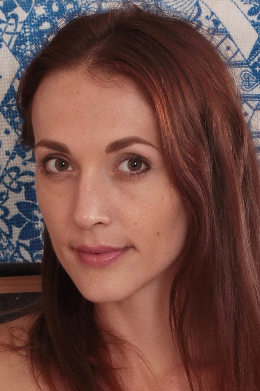 Scarlett Nika Masturbation