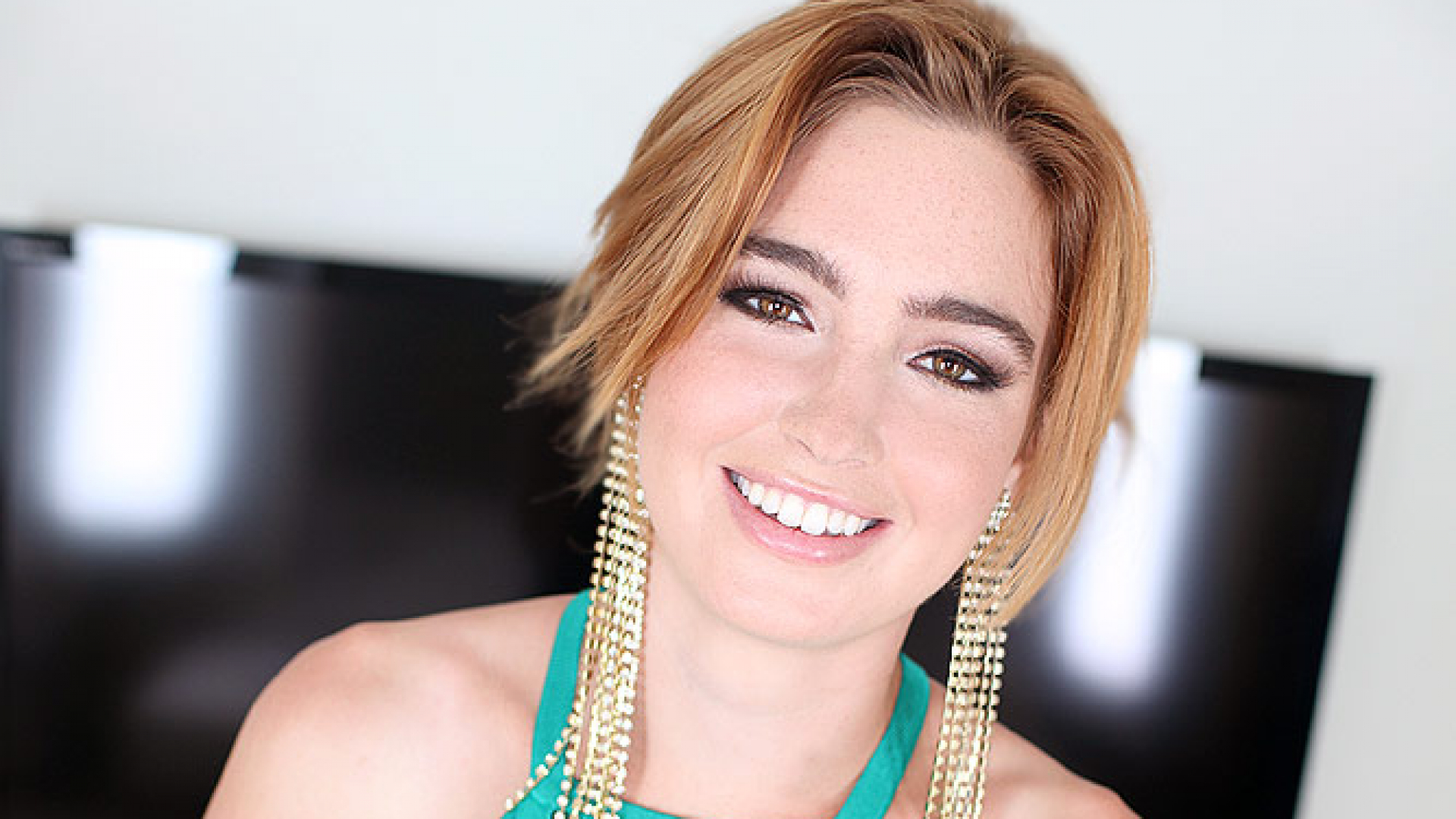 Jodi Taylor, Sexy Young Redhead From the Midwest Loves to Get Fucked and Swallow CUM!