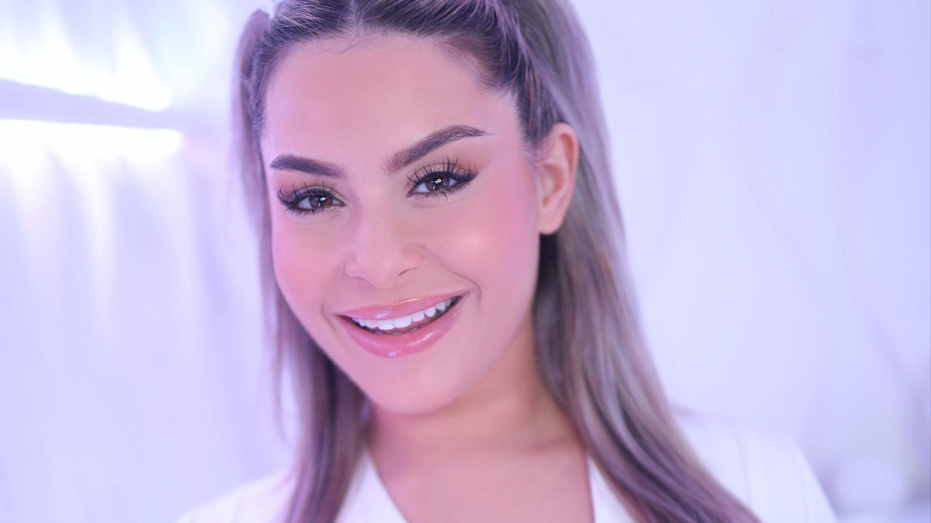 Nicole Aria Makes the Swallow Salon Unforgettable