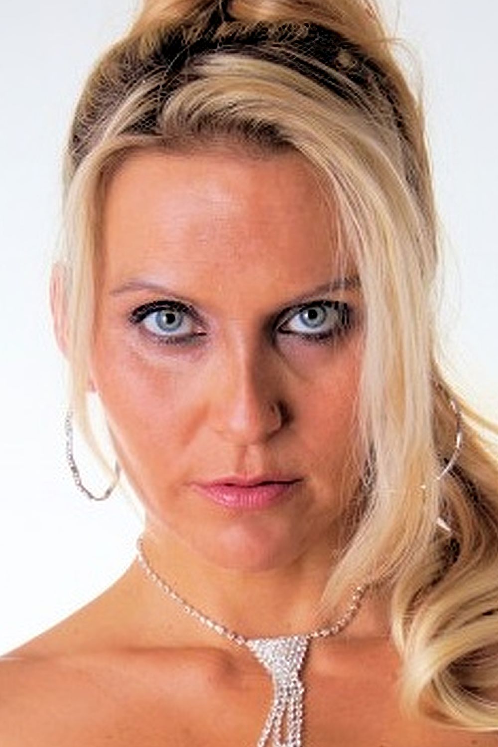 Julia Pink Anulingus