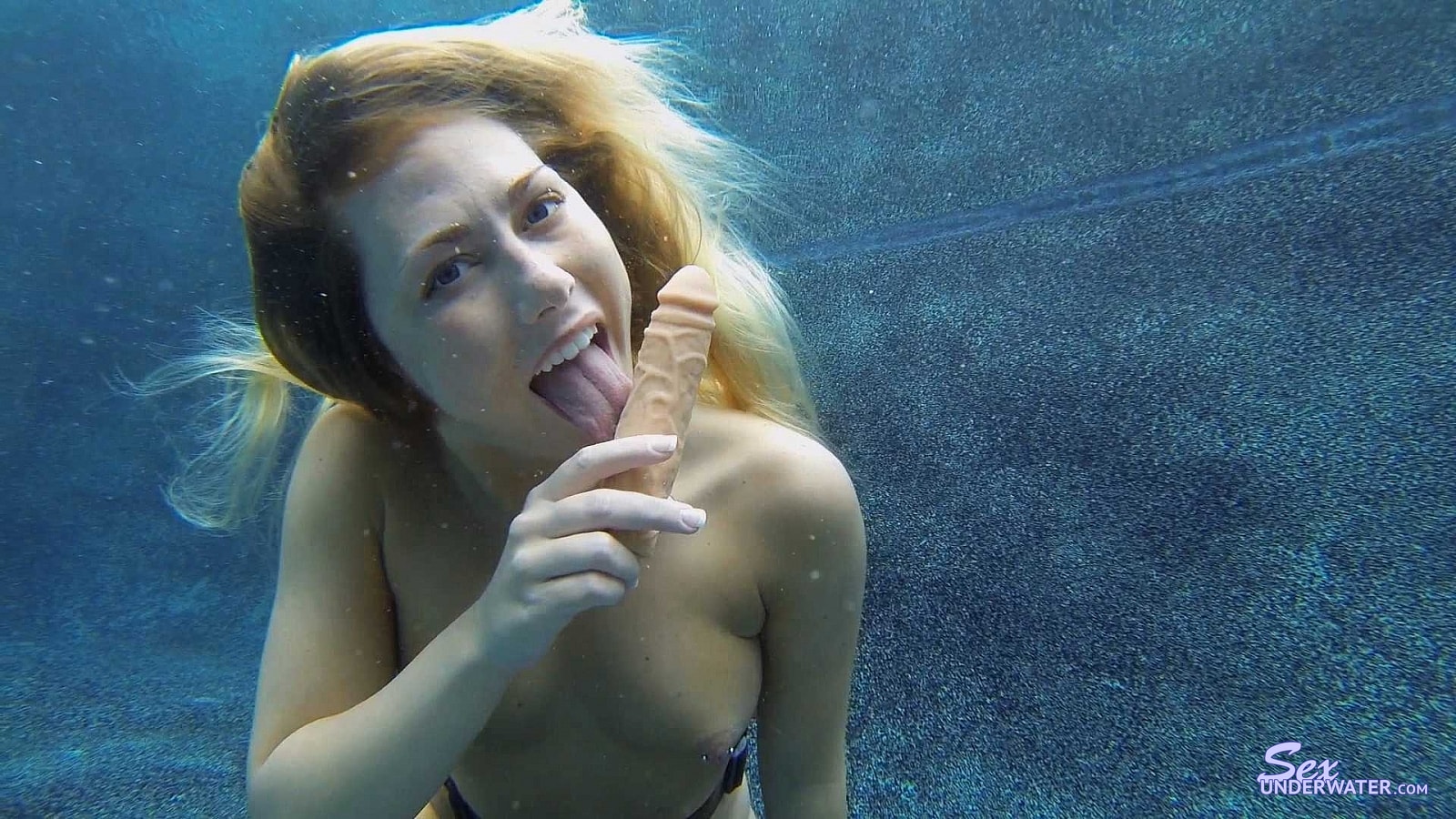 Carter Cruise Dildo Sucking
