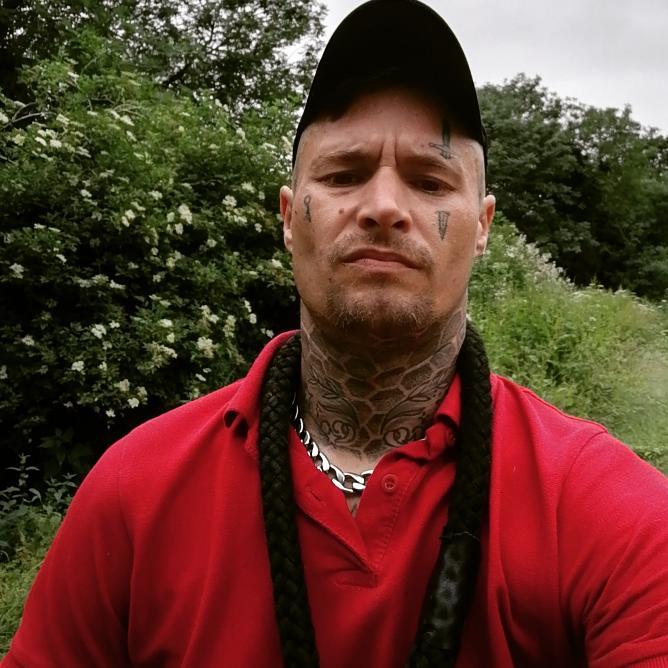 Tyrone Davy Hung Young Brit