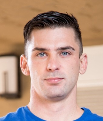 James Sinner Fessée