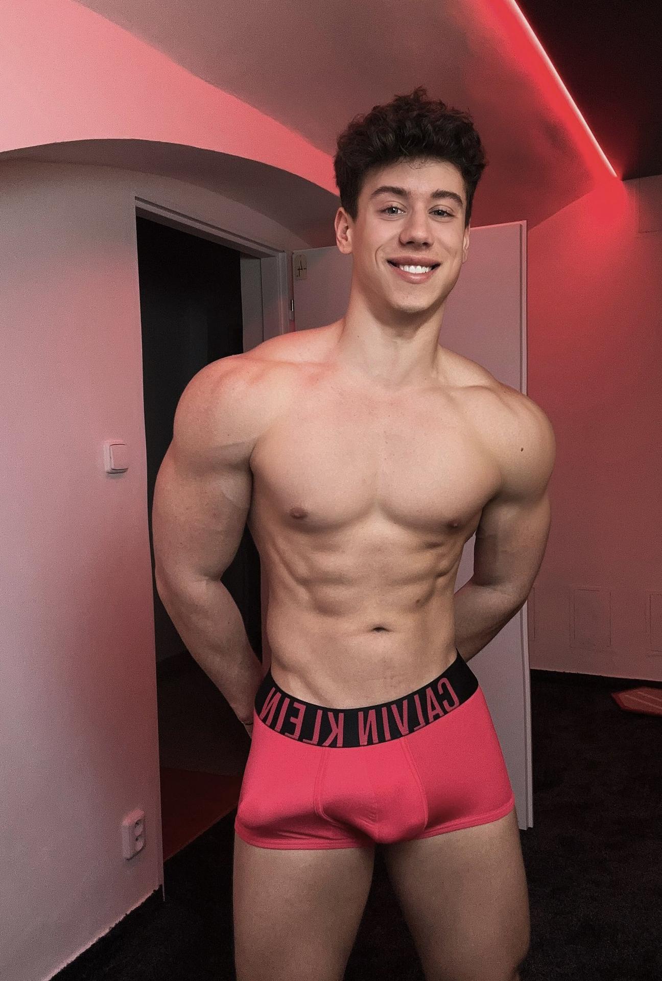 Photo HD Tommy Clapton - 1