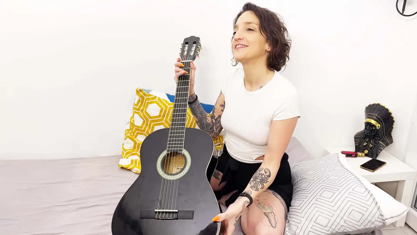 Lena takes a guitar lesson... but not only that!