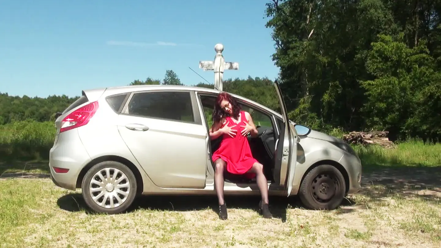 Flora lingers in the countryside...