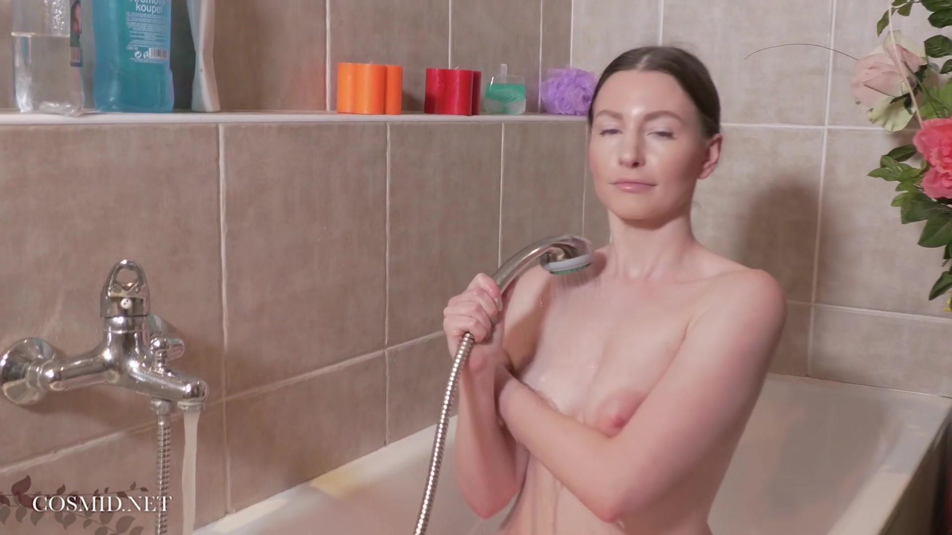 Lawren Bose Plays With Herself In The Tub