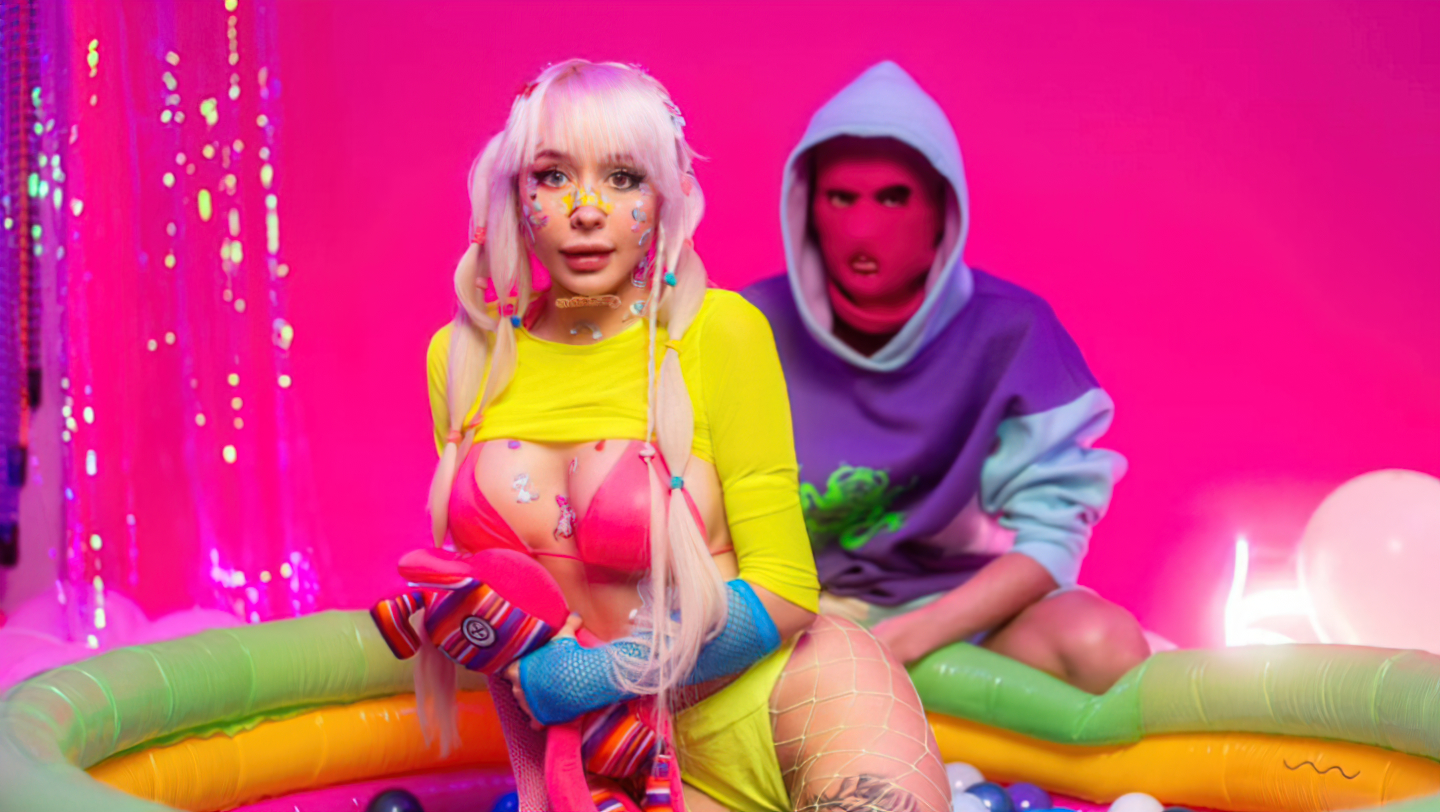 Candy Girl Sucks Lollipop