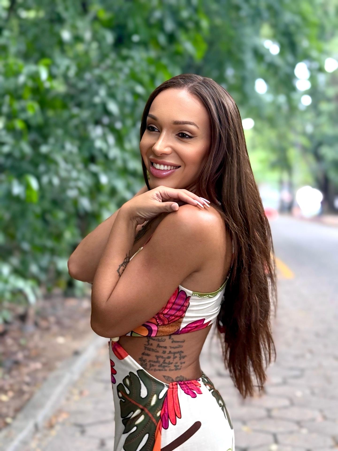 Manuela William Facial