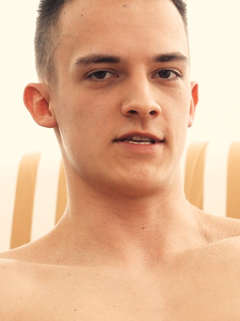 Photo HD Alek Henderson - 1