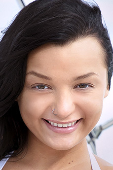 Photo HD Daphne Klyde - 9