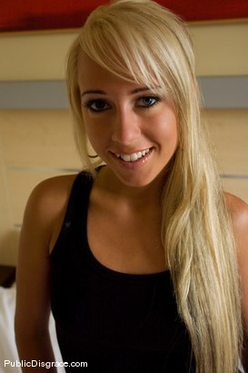 Photo HD Carla Cox - 7