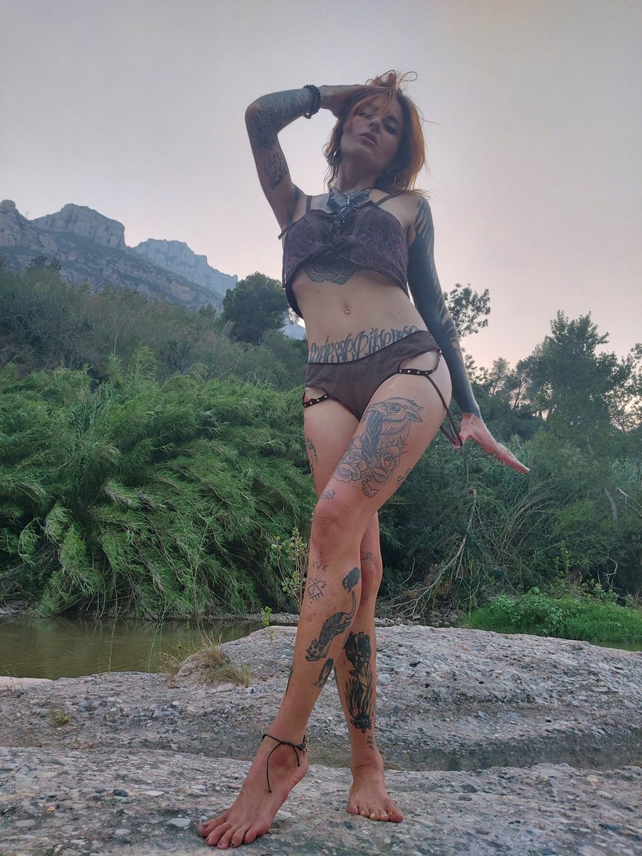 Photo HD Brighid Suicide - 2