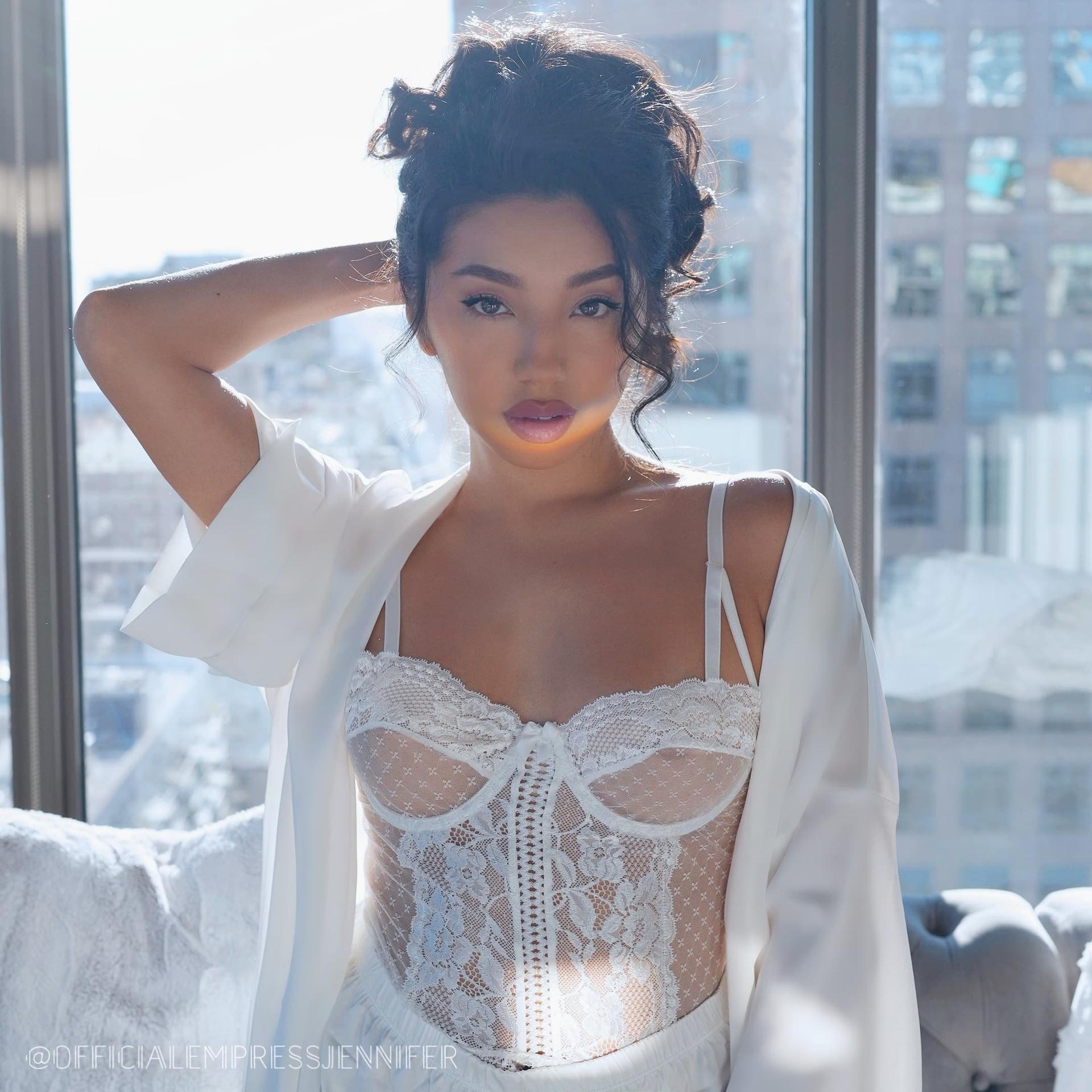 Empress Jennifer Domination