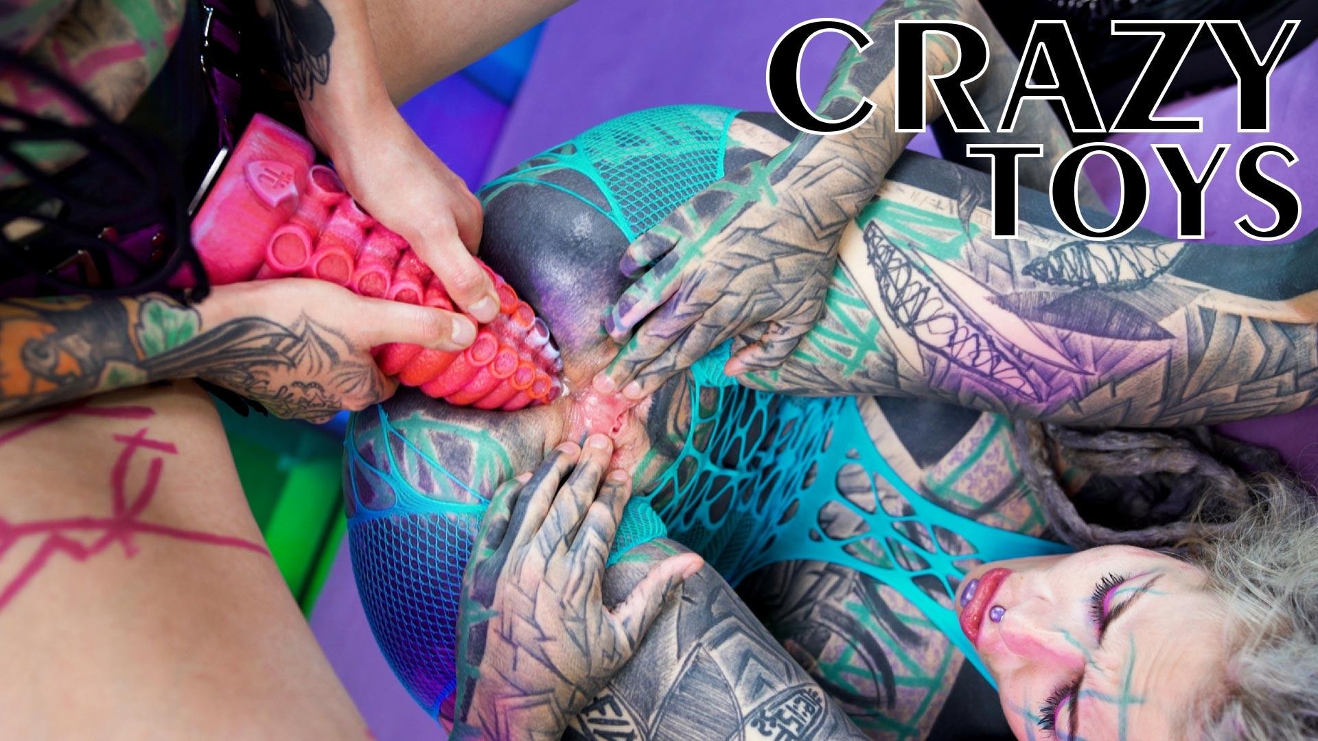 Illuz Has a Strapon to Use on Anuskatzz